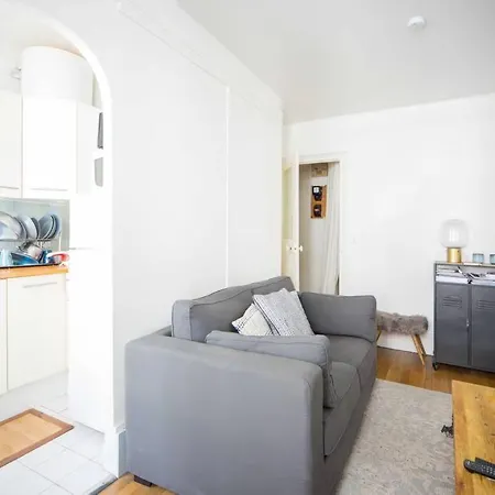 Inside - Rue De Chambery شقة *