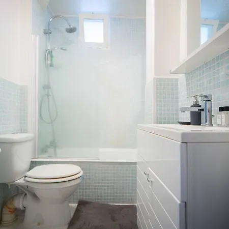 Inside - Rue De Chambery باريس