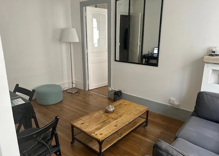 Inside - Rue De Chambery 아파트