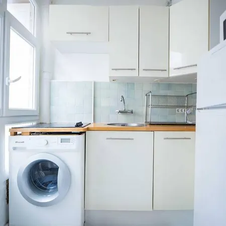 Inside - Rue De Chambery