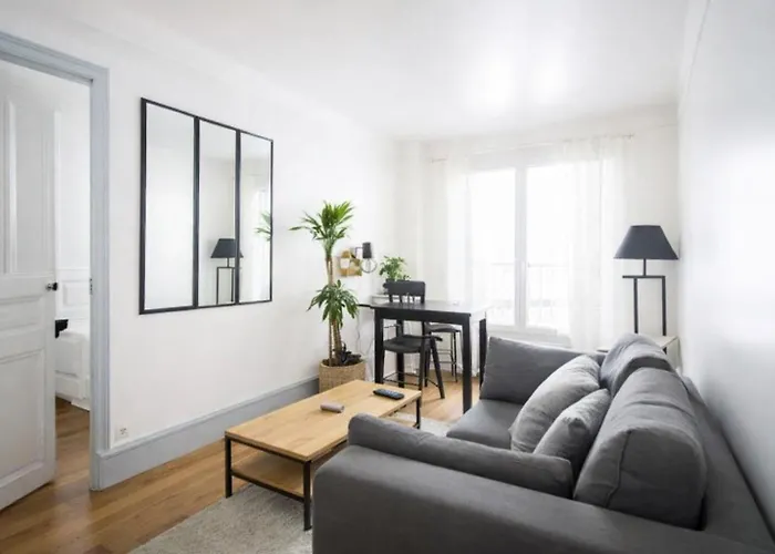 Inside - Rue De Chambery *